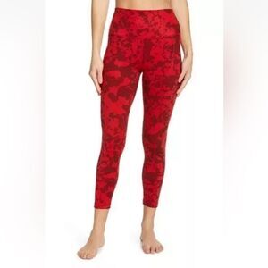Zella Size Large High Waist Studio Lite Flex Leggings Red Burgundy Floral Camo